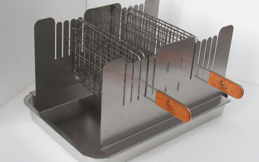 Vertical compact BBQ grill with stainless steel finish