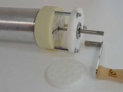 Granulių gamintojo švirkštas su 8 kg talpa